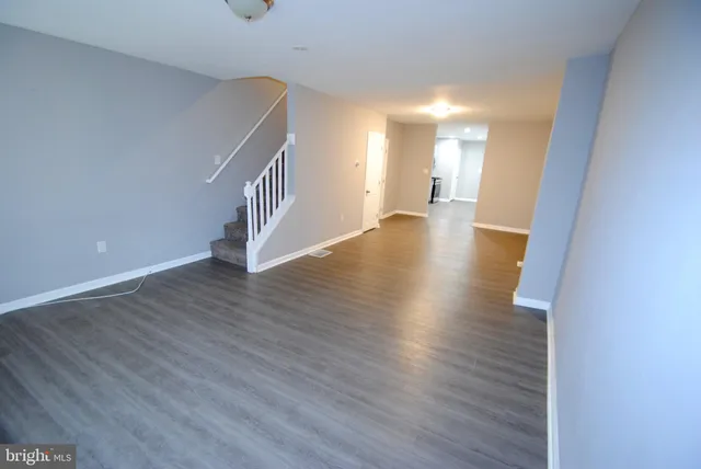 $2,350 | 229 East Broad Street, Burlington, NJ 08016