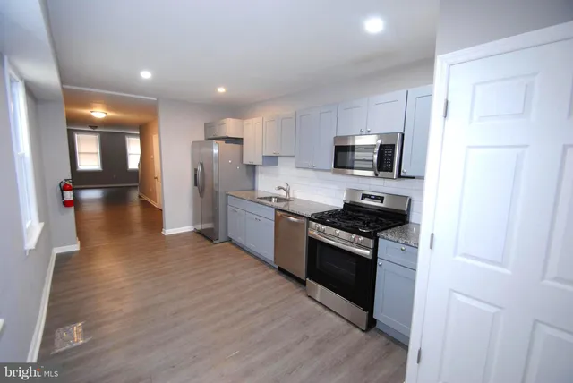 $2,350 | 229 East Broad Street, Burlington, NJ 08016