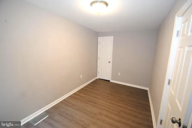 $2,350 | 229 East Broad Street, Burlington, NJ 08016