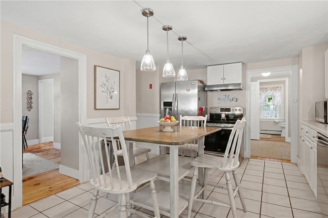 44 Old Great Road North Smithfield, RI 02896 - Photo 7 of 41