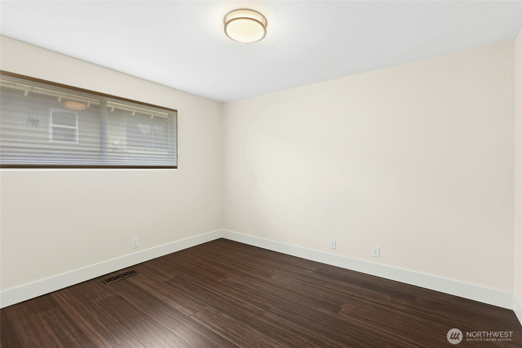 10535 Northeast 196th Street Bothell, WA 98011 - Photo 25 of 38