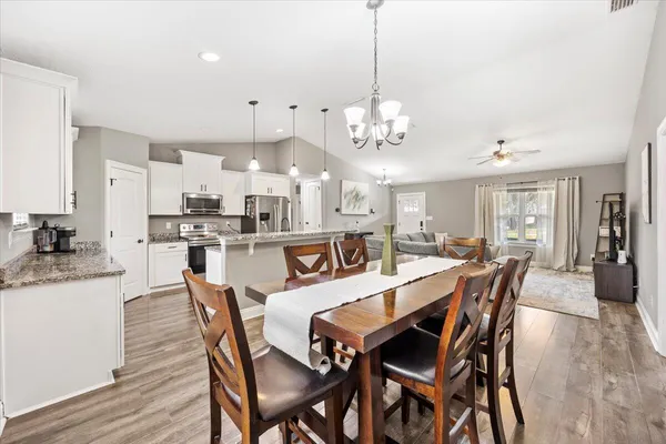 $2,970 | 5424 Maverick Lane, Gulf Breeze, FL 32563