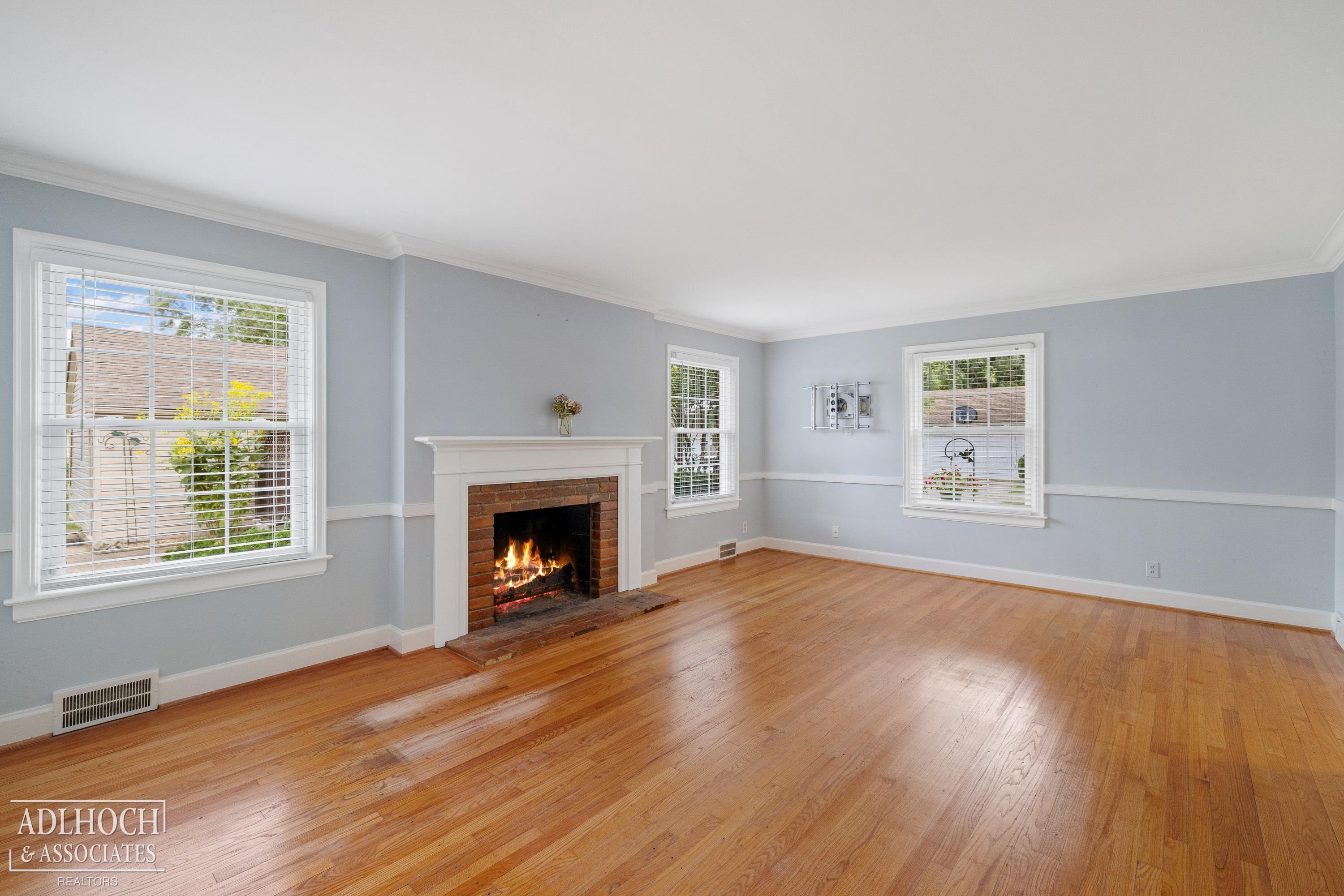 380 Merriweather Road Grosse Pointe Farms, MI 48236 - Photo 6 of 25