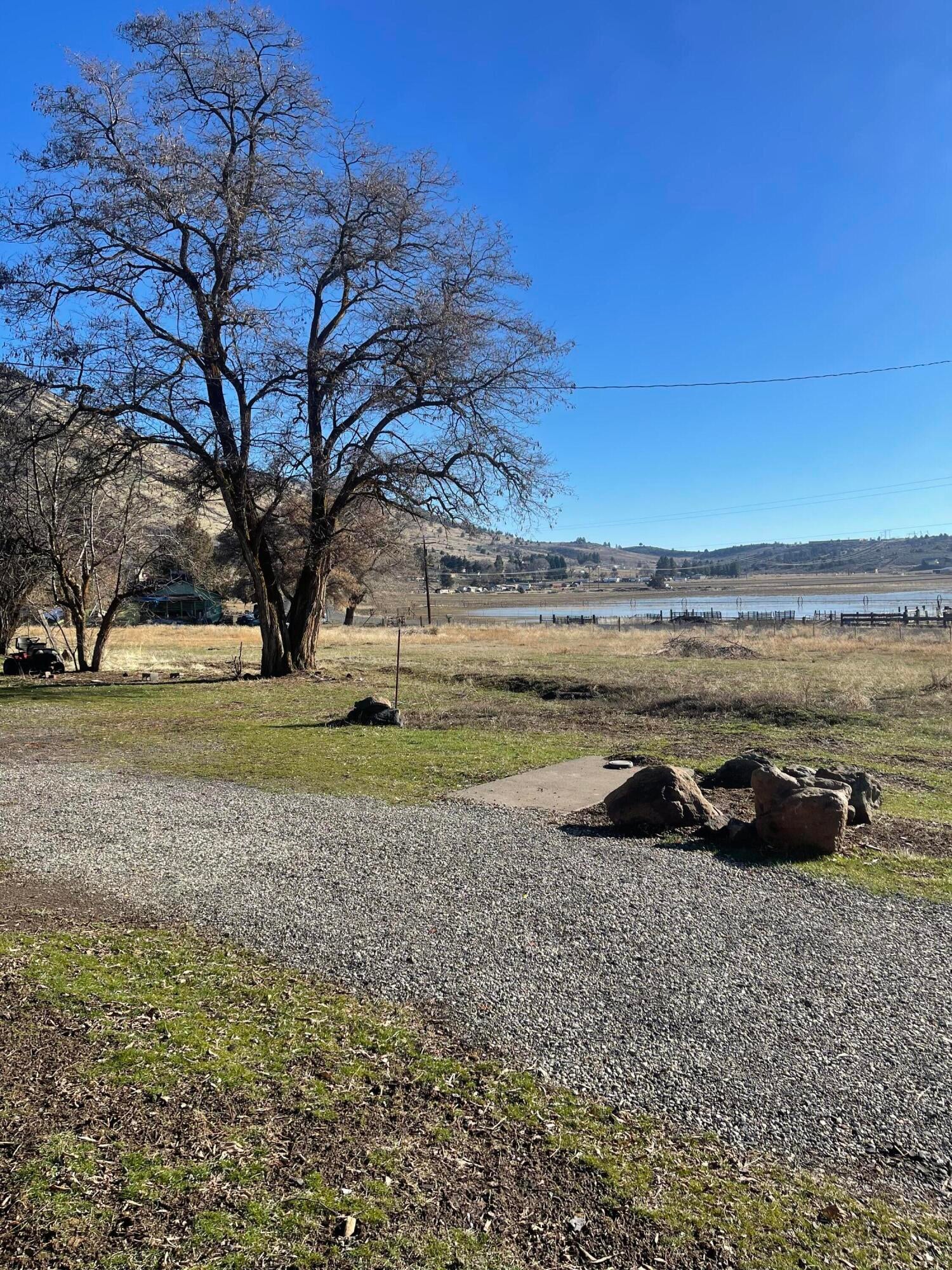 6067 Uhrmann Road Klamath Falls, OR 97601 - Photo 5 of 19 IMG_4884