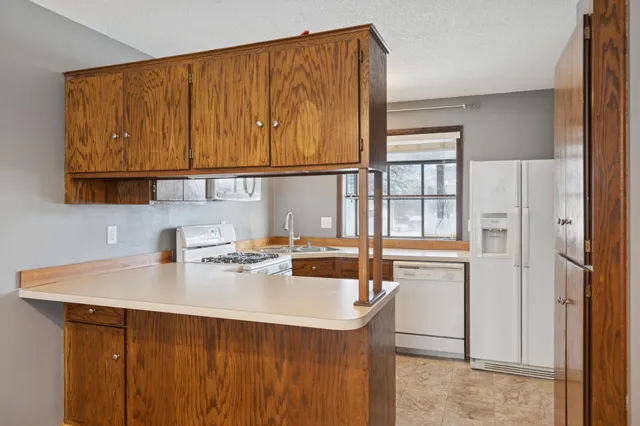 $254,900 | 4202 Sylvia Lane South, Shoreview, MN 55126