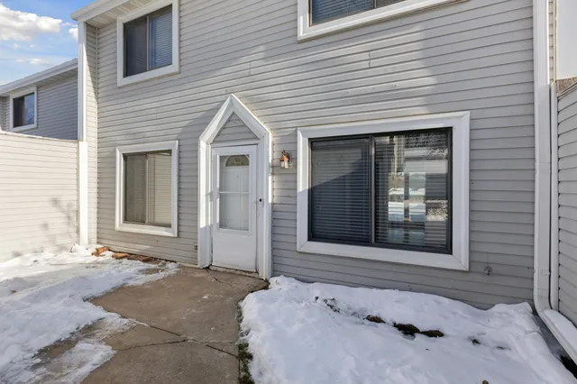 $254,900 | 4202 Sylvia Lane South, Shoreview, MN 55126