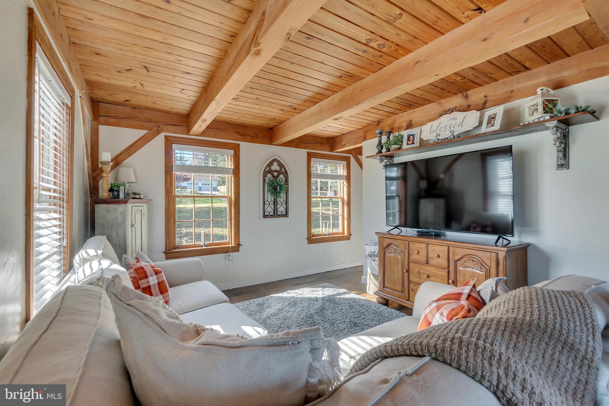 4850 Millers Station Road Hampstead, MD 21074 - Photo 5 of 53 Living Room