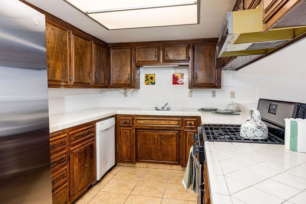 230 Larkspur Street Ridgecrest, CA 93555 - Photo 13 of 39