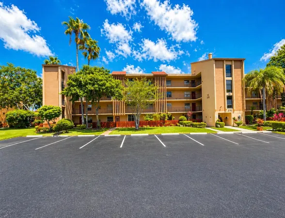 $1,950 | 370 Northwest 76th Avenue, Unit 202, Margate, FL 33063