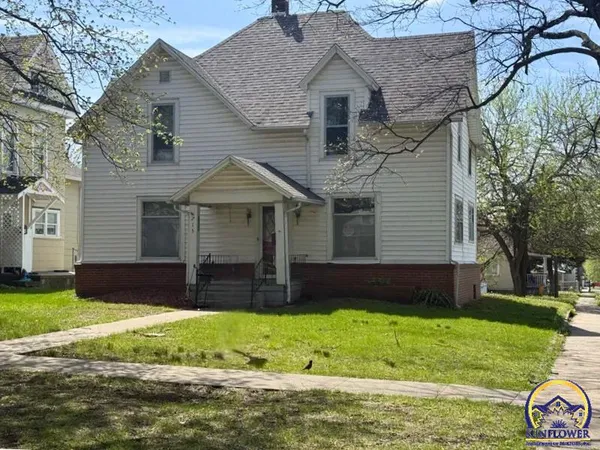$120,000 | 715 Shawnee Street, Hiawatha, KS 66434