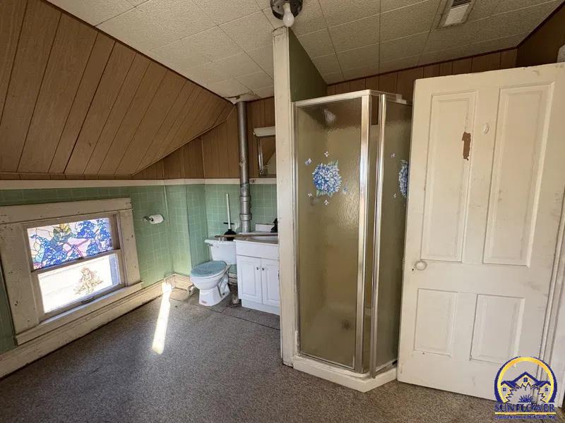 715 Shawnee Street Hiawatha, KS 66434 - Photo 9 of 11