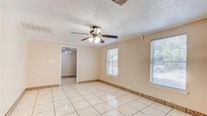 6907 Gainesville Street Houston, TX 77020 - Photo 3 of 21
