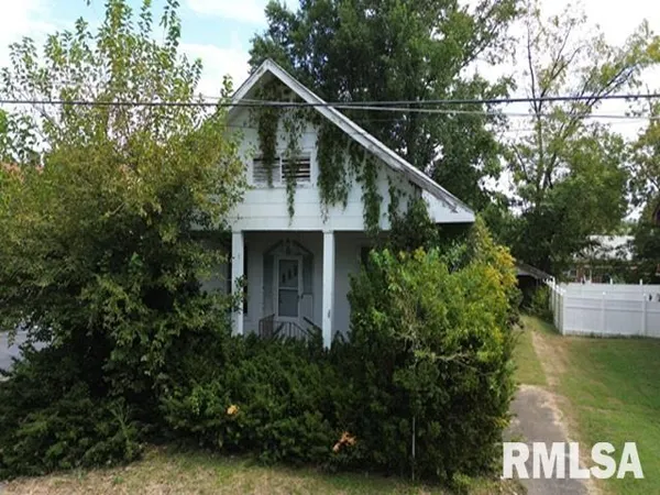 $39,900 | 301 South Van Buren Street, Marion, IL 62959