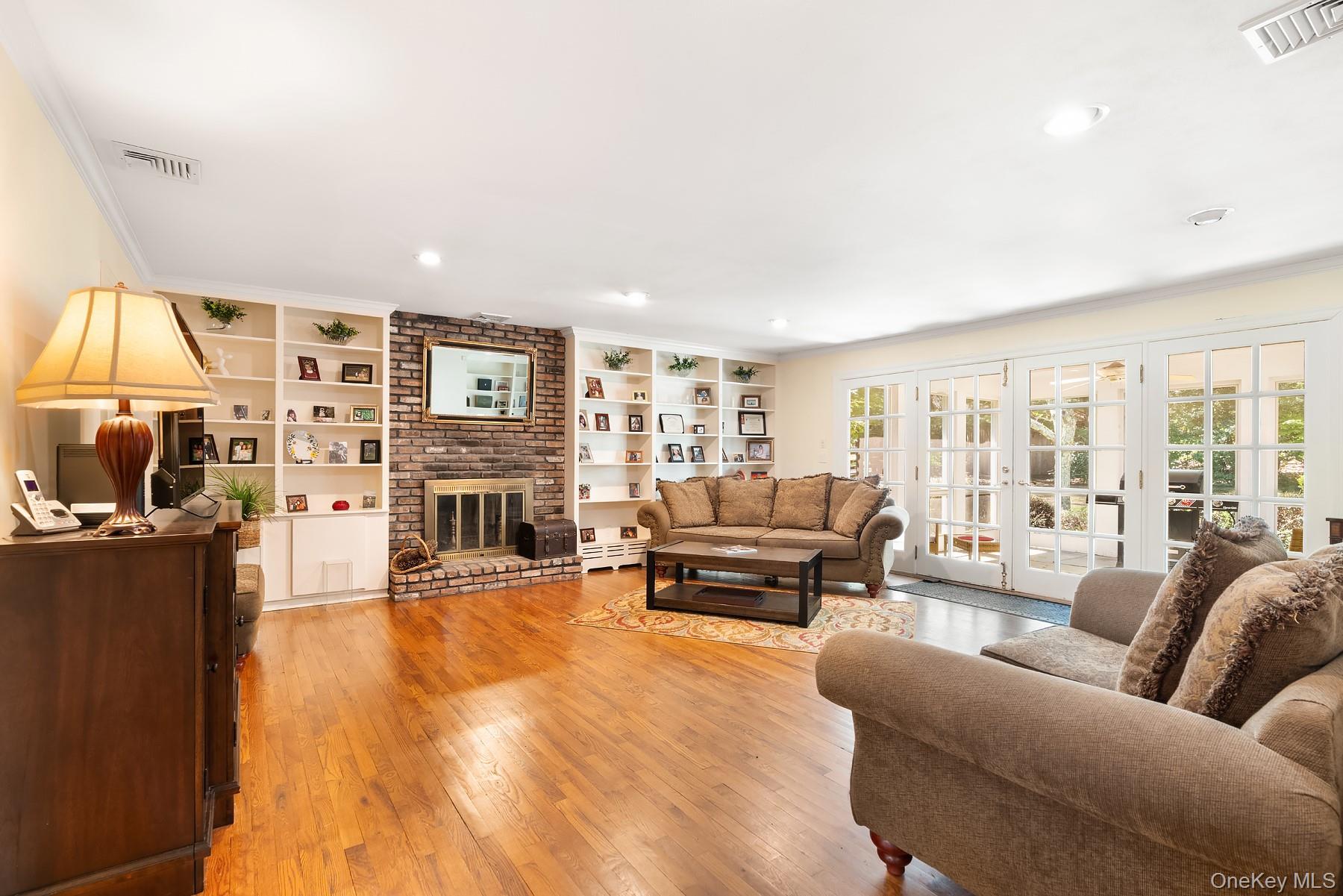 540 Chicken Valley Road Locust Valley, NY 11560 - Photo 5 of 23