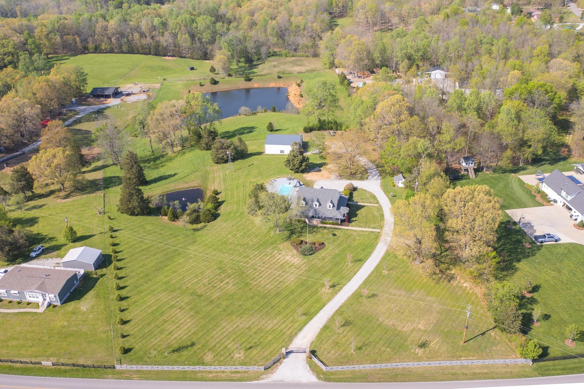 1043 Shelton Road Charlotte, TN 37036 - Photo 64 of 71