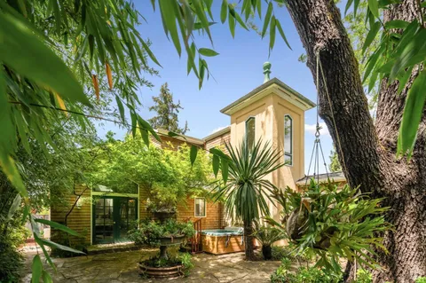 $1,425,000 | 637 5th Street East, Sonoma, CA 95476