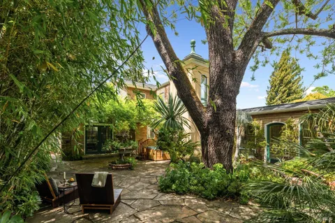 $1,425,000 | 637 5th Street East, Sonoma, CA 95476