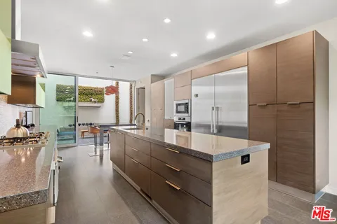 $5,950,000 | 2207 Bowmont Drive, Beverly Hills, CA 90210