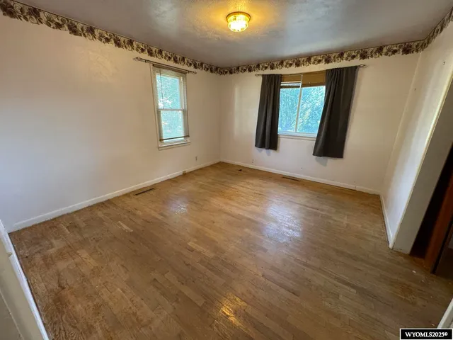 $215,000 | 1221 Fairview Drive, Riverton, WY 82501