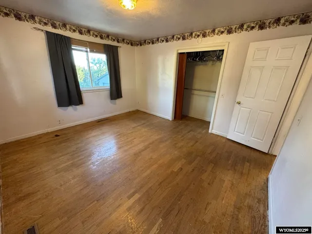 $215,000 | 1221 Fairview Drive, Riverton, WY 82501