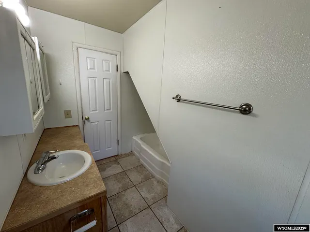 $215,000 | 1221 Fairview Drive, Riverton, WY 82501