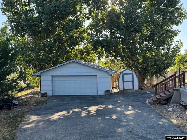 $215,000 | 1221 Fairview Drive, Riverton, WY 82501