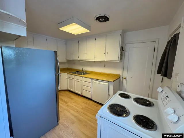 $215,000 | 1221 Fairview Drive, Riverton, WY 82501