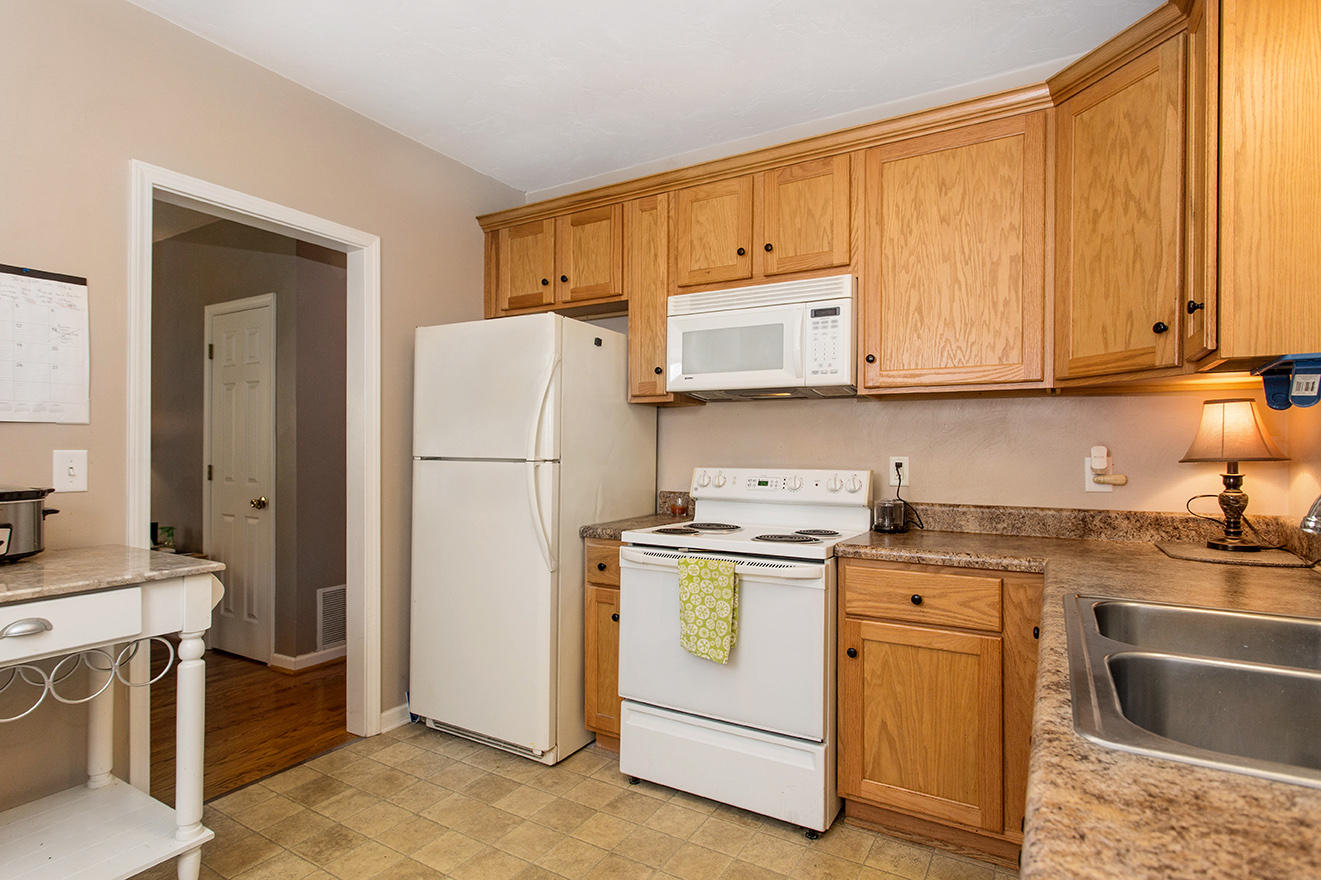 2722 Tillett Road Southwest Roanoke, VA 24015 - Photo 8 of 28 DGA_4115