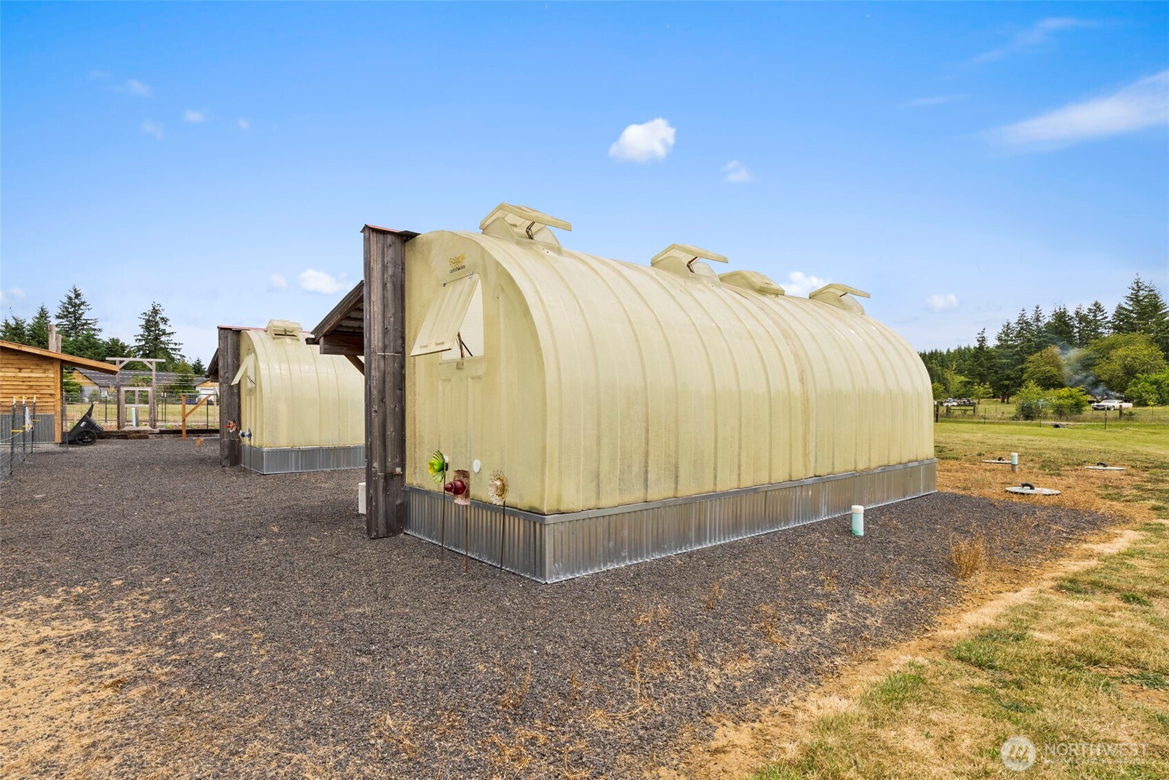 1241 Koontz Road Chehalis, WA 98532 - Photo 17 of 38 a view of a tennis court