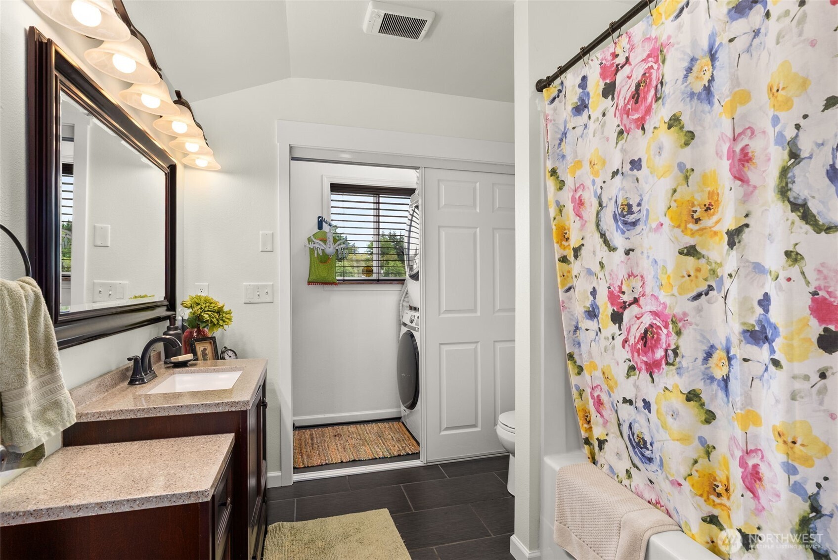1241 Koontz Road Chehalis, WA 98532 - Photo 34 of 38 a dining room with window