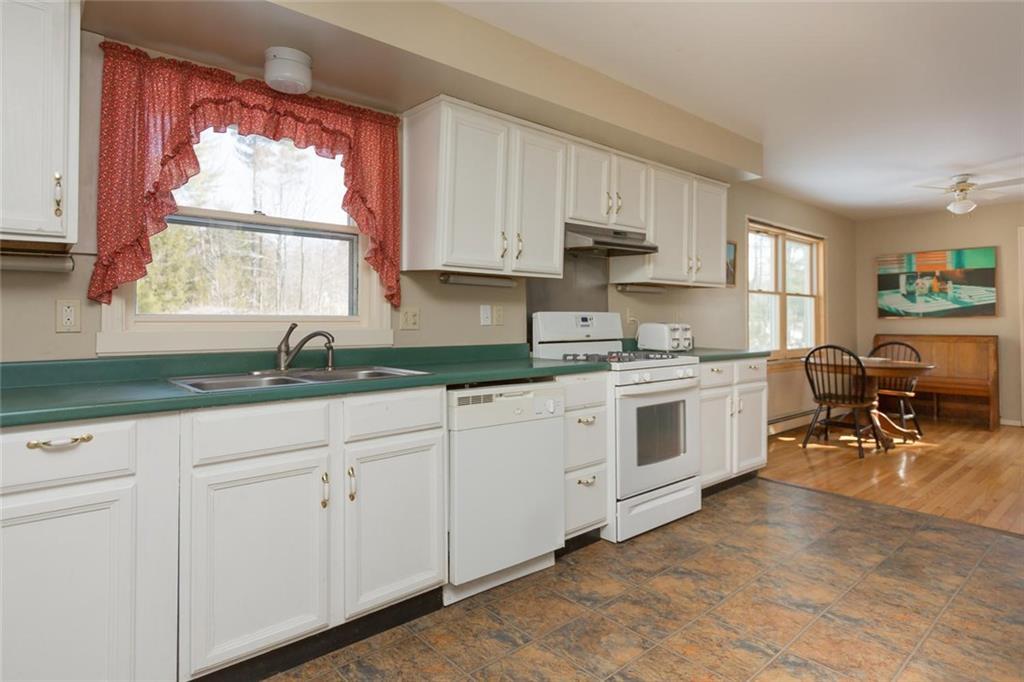 63 Thomas Road Standish, ME 04084 - Photo 11 of 29 Eat in kitchen