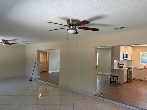 $2,600 | 201 Palmetto Road West, Nokomis, FL 34275