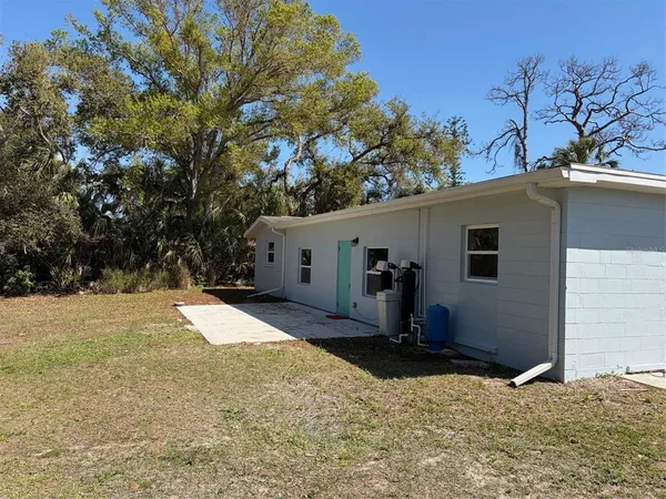 $2,600 | 201 Palmetto Road West, Nokomis, FL 34275