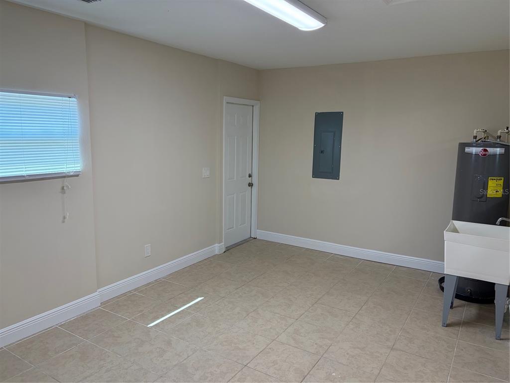 201 Palmetto Road West Nokomis, FL 34275 - Photo 8 of 17 a view of an empty room