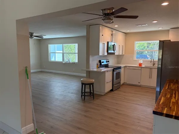 $2,600 | 201 Palmetto Road West, Nokomis, FL 34275