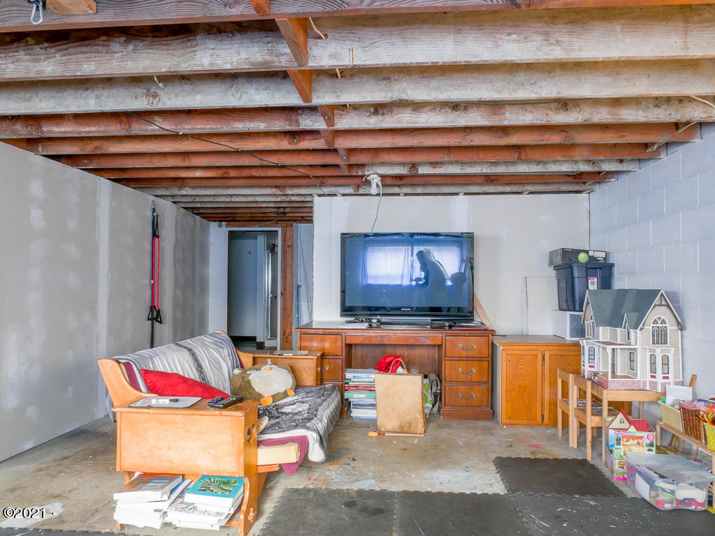 152 Northwest Grinstead Street Siletz, OR 97380 - Photo 29 of 30 Basement