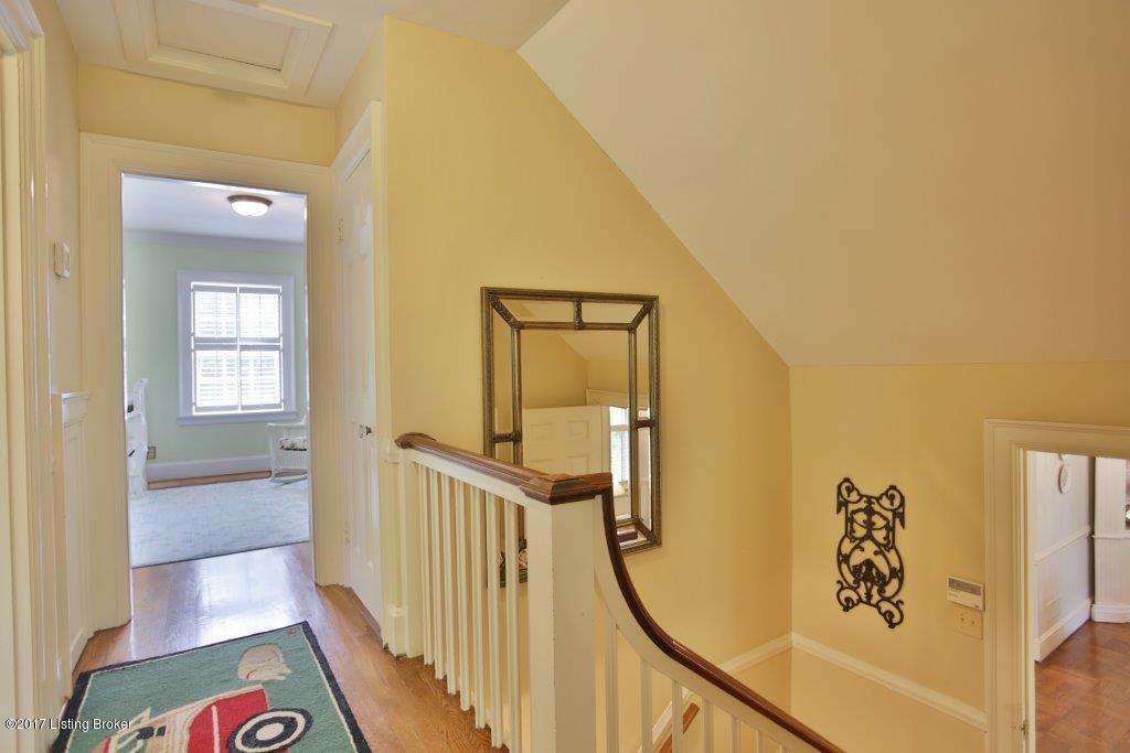 11100 Ridge Road Anchorage, KY 40223 - Photo 32 of 50 45
