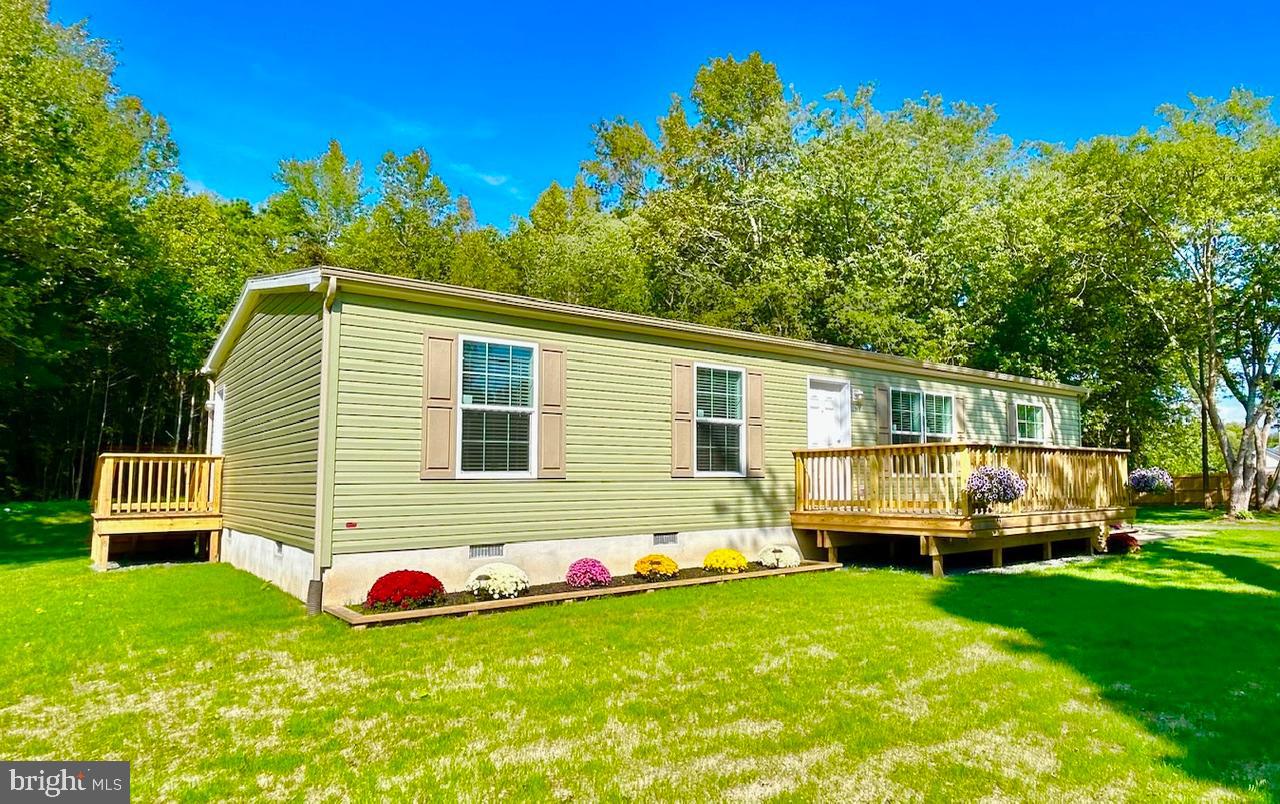7086 James Moore Road Port Norris, NJ 08349 - Photo 20 of 22 a front view of house with yard