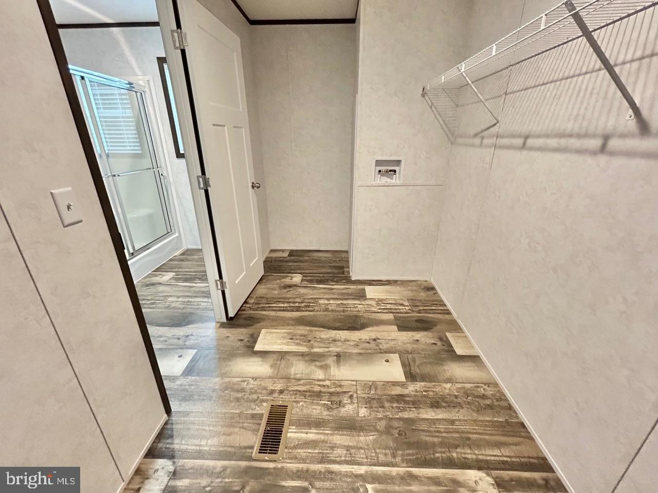 7086 James Moore Road Port Norris, NJ 08349 - Photo 8 of 22 a view of an entryway