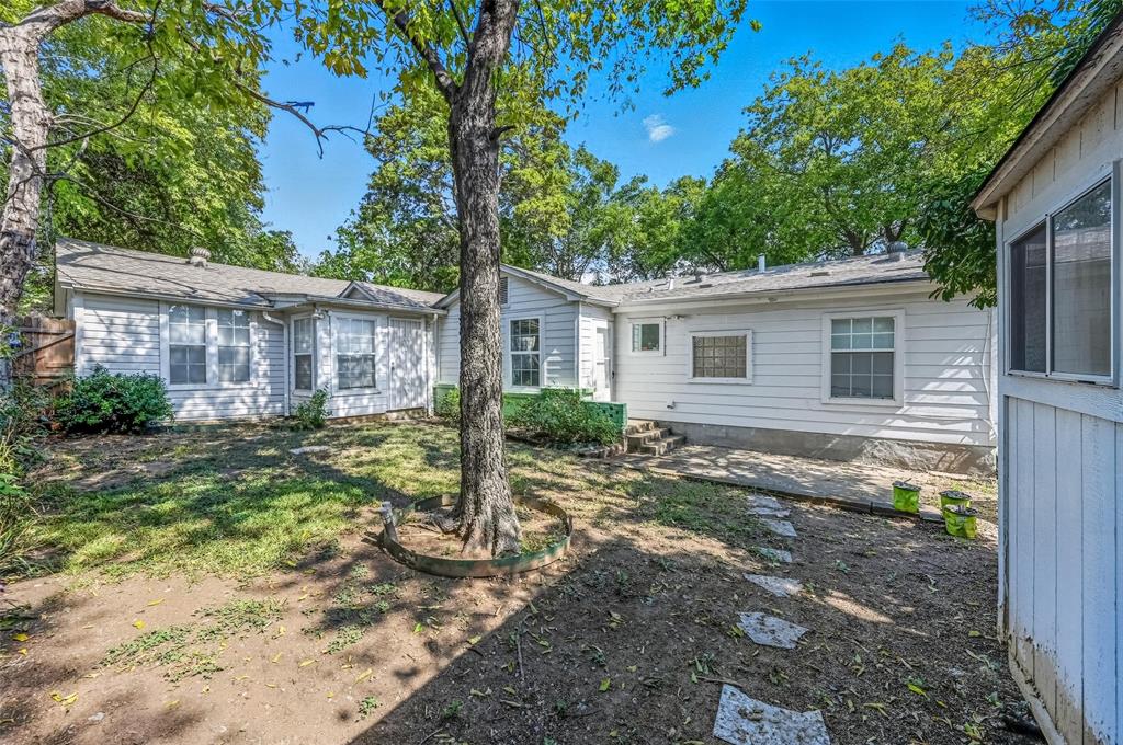 3334 Sheldon Avenue Dallas, TX 75211 - Photo 4 of 22 Rear view of house