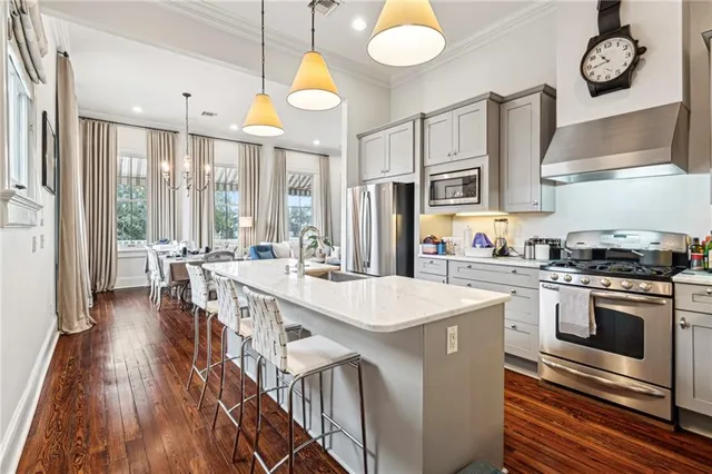 $3,000 | 702 North Carrollton Avenue, New Orleans, LA 70119