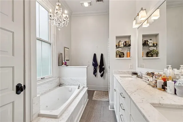 $3,000 | 702 North Carrollton Avenue, New Orleans, LA 70119