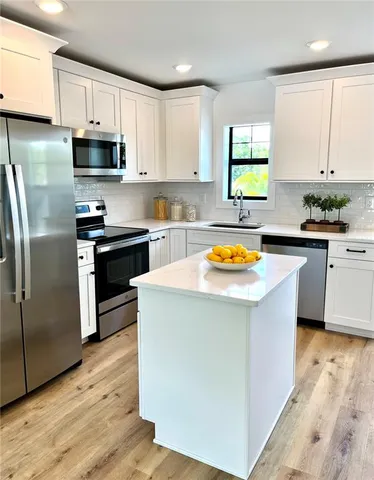 $2,250 | 806 South Jefferson Avenue, Unit 1, Sarasota, FL 34237