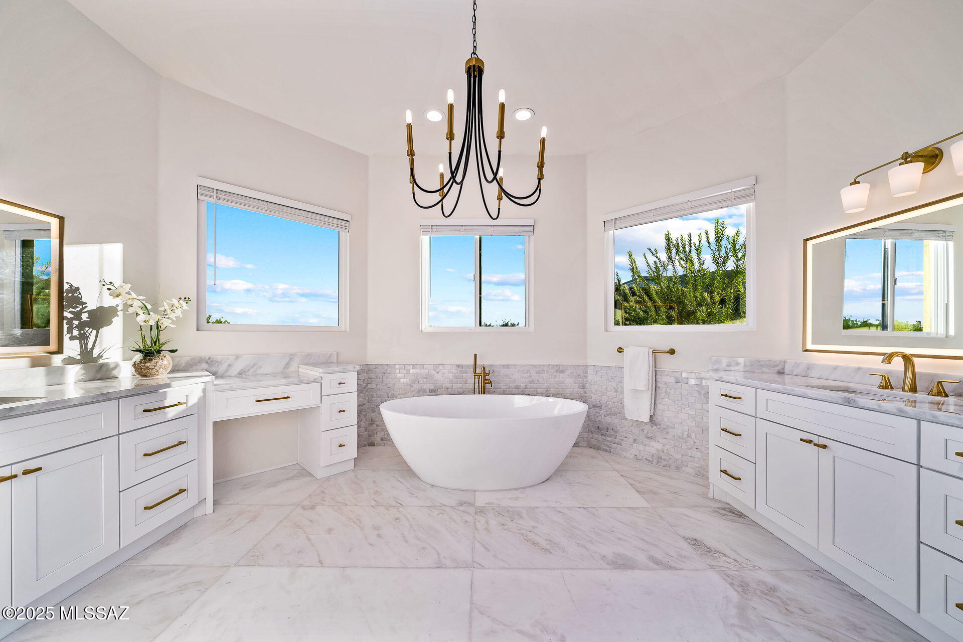4140 North Pontatoc Road Tucson, AZ 85718 - Photo 21 of 50 Primary Bathroom