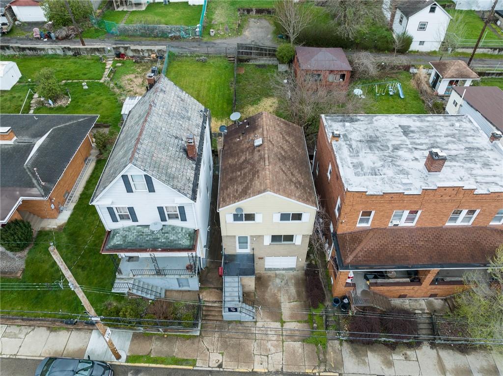 826 Ridge Avenue McKees Rocks, PA 15136 - Photo 20 of 22 an aerial view of residential houses with outdoor space and lake view