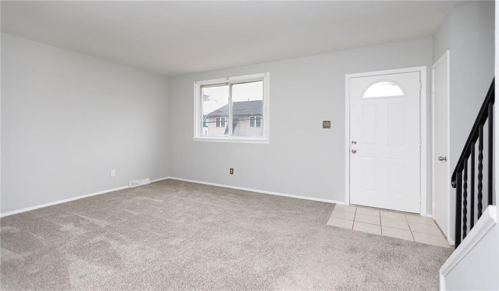 826 Ridge Avenue McKees Rocks, PA 15136 - Photo 3 of 22 an empty room with windows