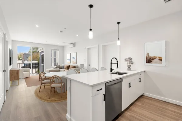 $549,000 | 10 Somerset Avenue, Unit 203, Winthrop, MA 02152