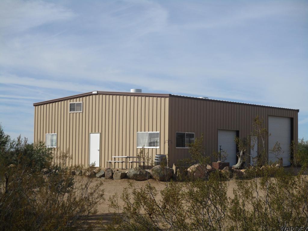 20374 South Roadrunner Road Yucca, AZ 86438 - Photo 2 of 38 Primary Photo