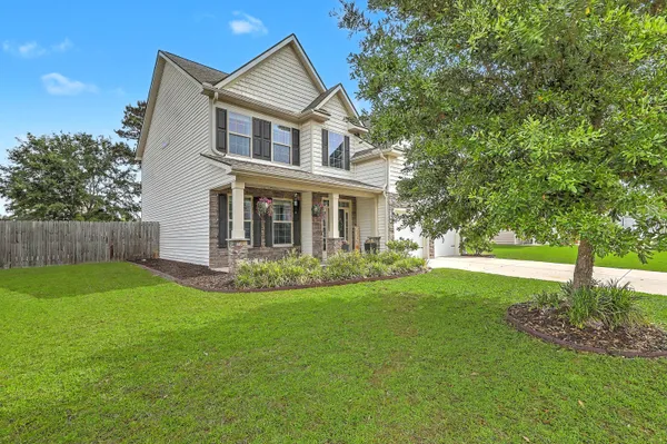$430,000 | 136 Carolina Wren Avenue, Moncks Corner, SC 29461