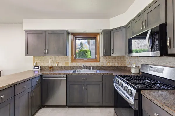 $369,900 | 841 Scarlet Oak Drive, Monroe, MI 48162